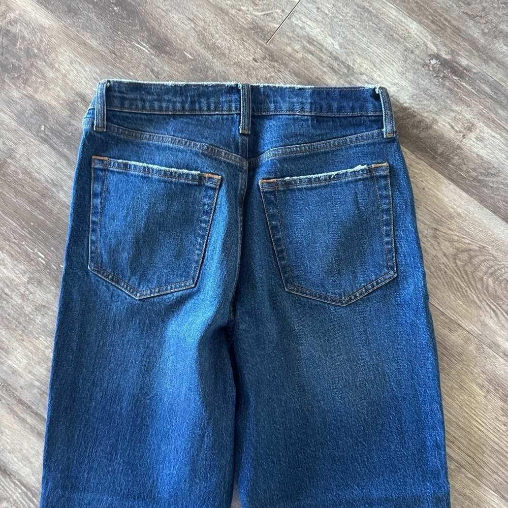 Abercrombie & Fitch Ultra High Rise 90s Straight Jean
Color: DARK - Picture 2 of 7